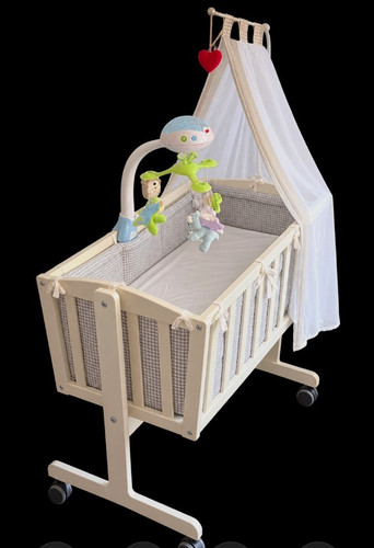 Babywiege mit mobile - mobile,
